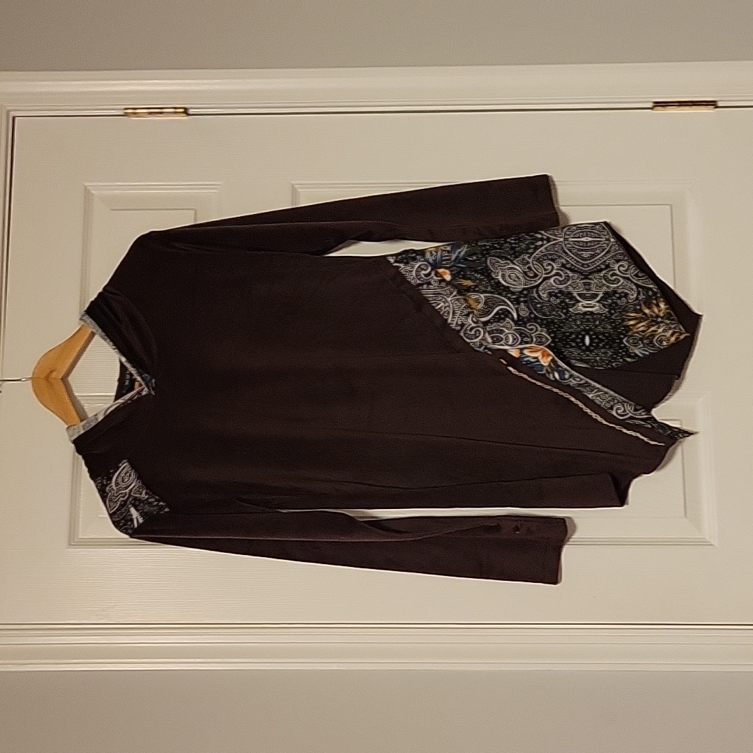 Yak And Yeti Burgundy Hooded Sweater Top Size Medium